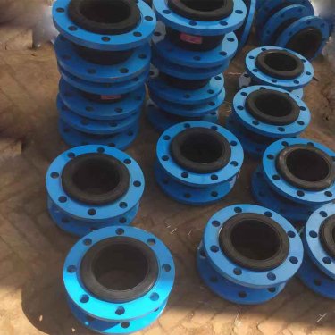 直埋式波纹补偿器实现补偿和安装简单等特点