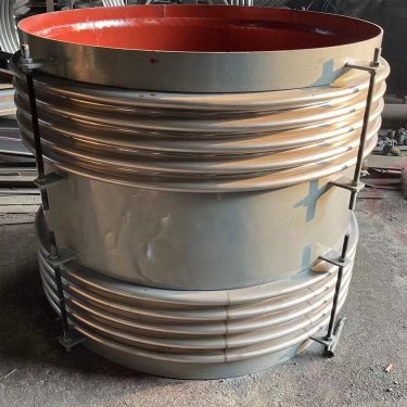 复式小拉杆横向波纹补偿器当补偿器同时存在轴向位移和横向位移